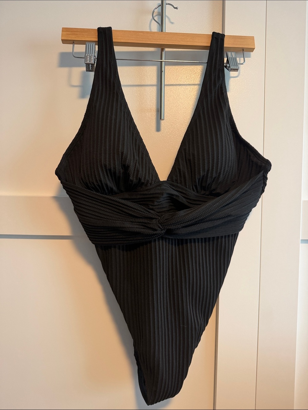 Cupshe Black Ribbed Twist One-Piece Swimsuit